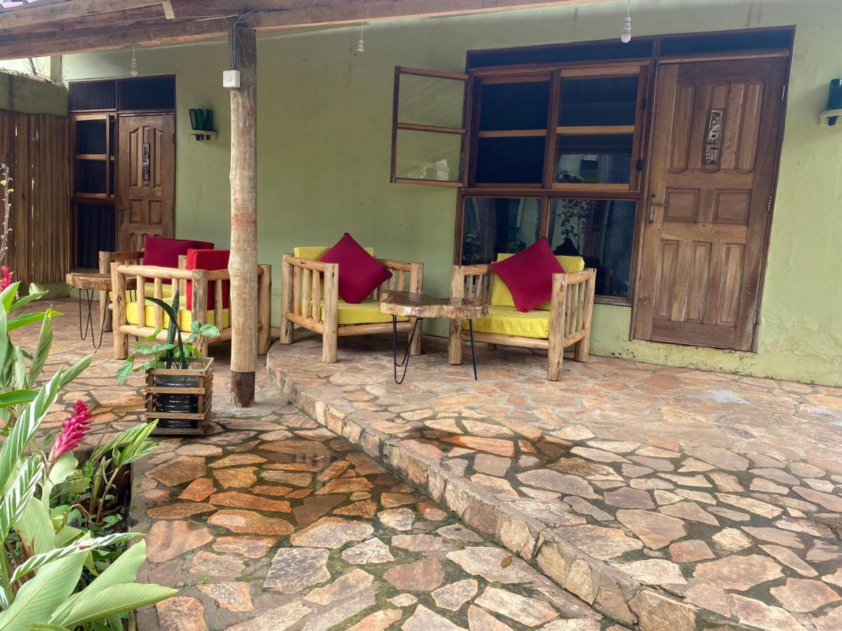 Afro Smile Hotel & Guest House - Jinja Exterior foto